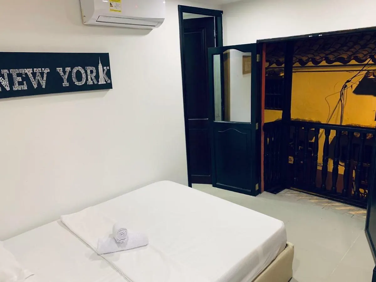 Otro Mundo Hostal Cartagena 2*,  Colombia